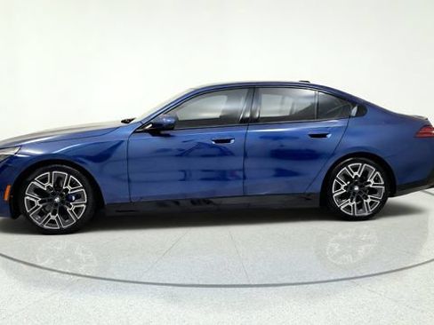 Used 2026 BMW i5 eDrive40 w/ M Sport Package AWD/4WD image 5