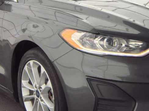 Used 2019 Ford Fusion SE image 17