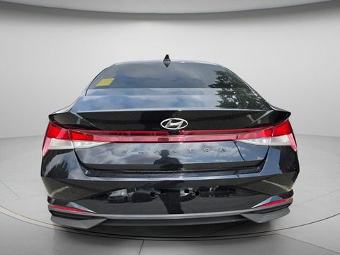 Used 2023 Hyundai Elantra SEL w/ Convenience Package FWD image 6