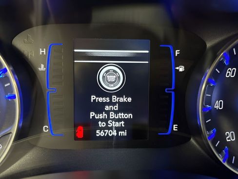 Used 2022 Chrysler Voyager LX image 15