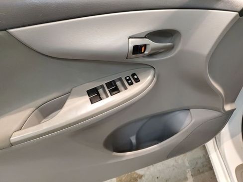 Used 2010 Toyota Corolla LE image 11