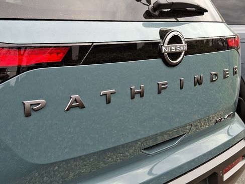 New 2026 Nissan Pathfinder SL w/ SL Premium Package AWD/4WD image 5