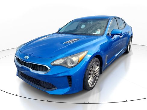 Used 2018 Kia Stinger RWD image 3