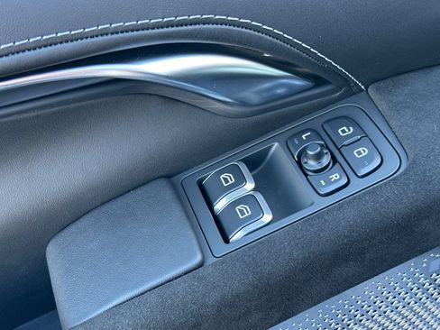 Used 2025 Lotus Emira RWD image 12