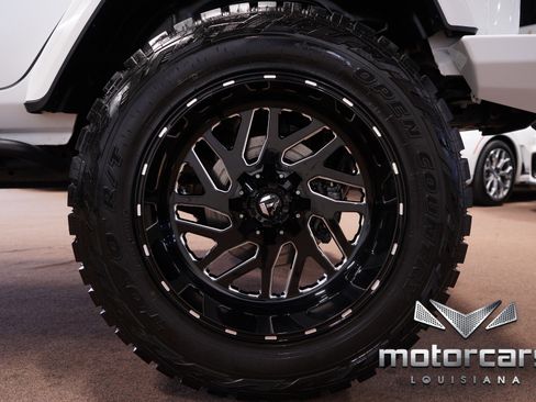 Used 2021 Jeep Wrangler Unlimited Sahara image 21