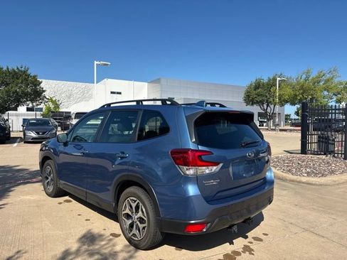 Used 2023 Subaru Forester Premium AWD/4WD image 7