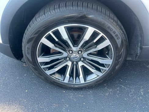 Used 2016 Ford Explorer Platinum AWD/4WD image 32
