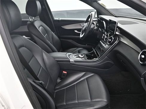 Used 2019 Mercedes-Benz GLC 300 image 10