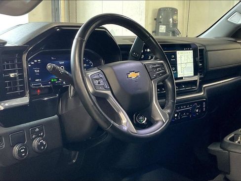 Used 2025 Chevrolet Silverado 1500 LT RWD image 4