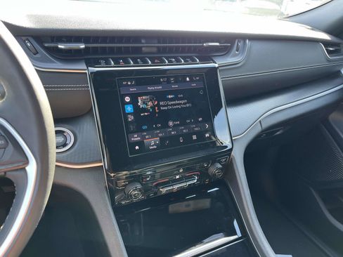 Certified 2023 Jeep Grand Cherokee L Altitude image 6