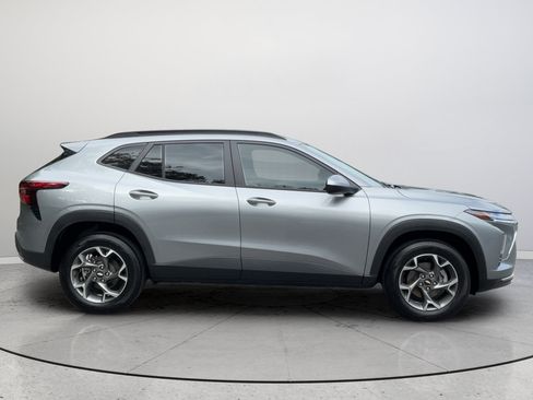 Certified 2026 Chevrolet Trax LT w/ Driver Confidence Package FWD image 6