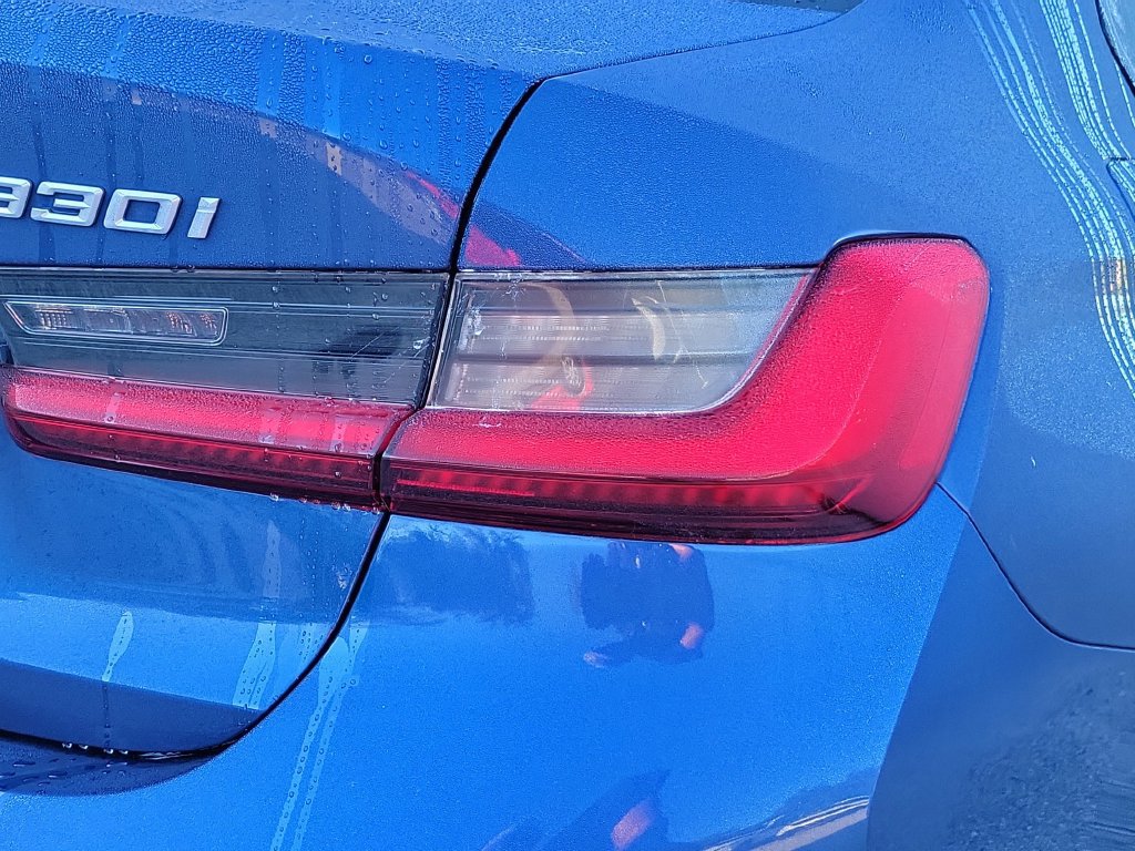 Used 2022 BMW 330i Sedan w/ Convenience Package RWD image 19