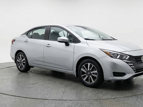 Used 2025 Nissan Versa SV FWD image 1