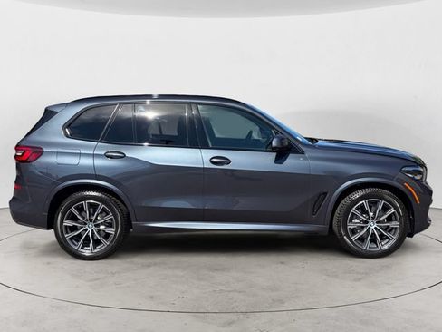 Used 2022 BMW X5 xDrive40i w/ M Sport Package AWD/4WD image 6