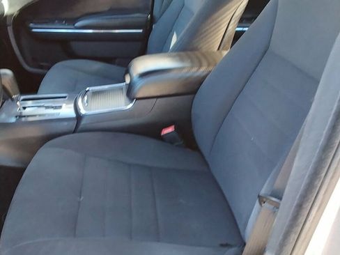 Used 2014 Dodge Charger SE RWD image 7