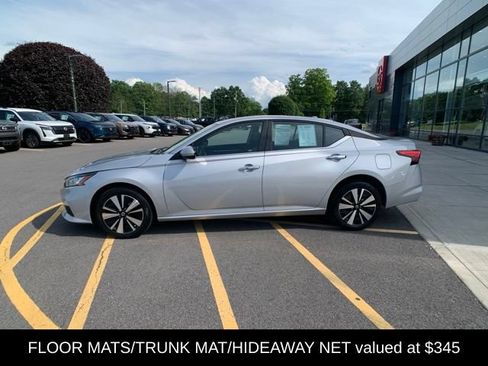 Certified 2022 Nissan Altima 2.5 SV AWD/4WD image 3