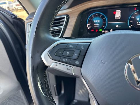 Used 2024 Volkswagen Atlas SE FWD image 24