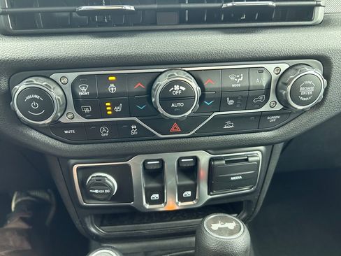 Certified 2024 Jeep Wrangler Sport S image 14