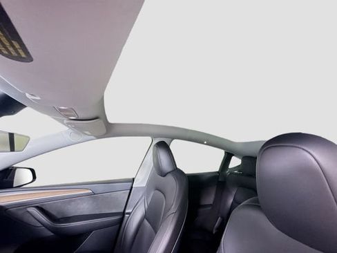 Used 2023 Tesla Model Y Long Range AWD/4WD image 21