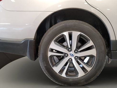 Used 2019 Subaru Outback 3.6R Limited w/ Popular Package #2 AWD/4WD image 35