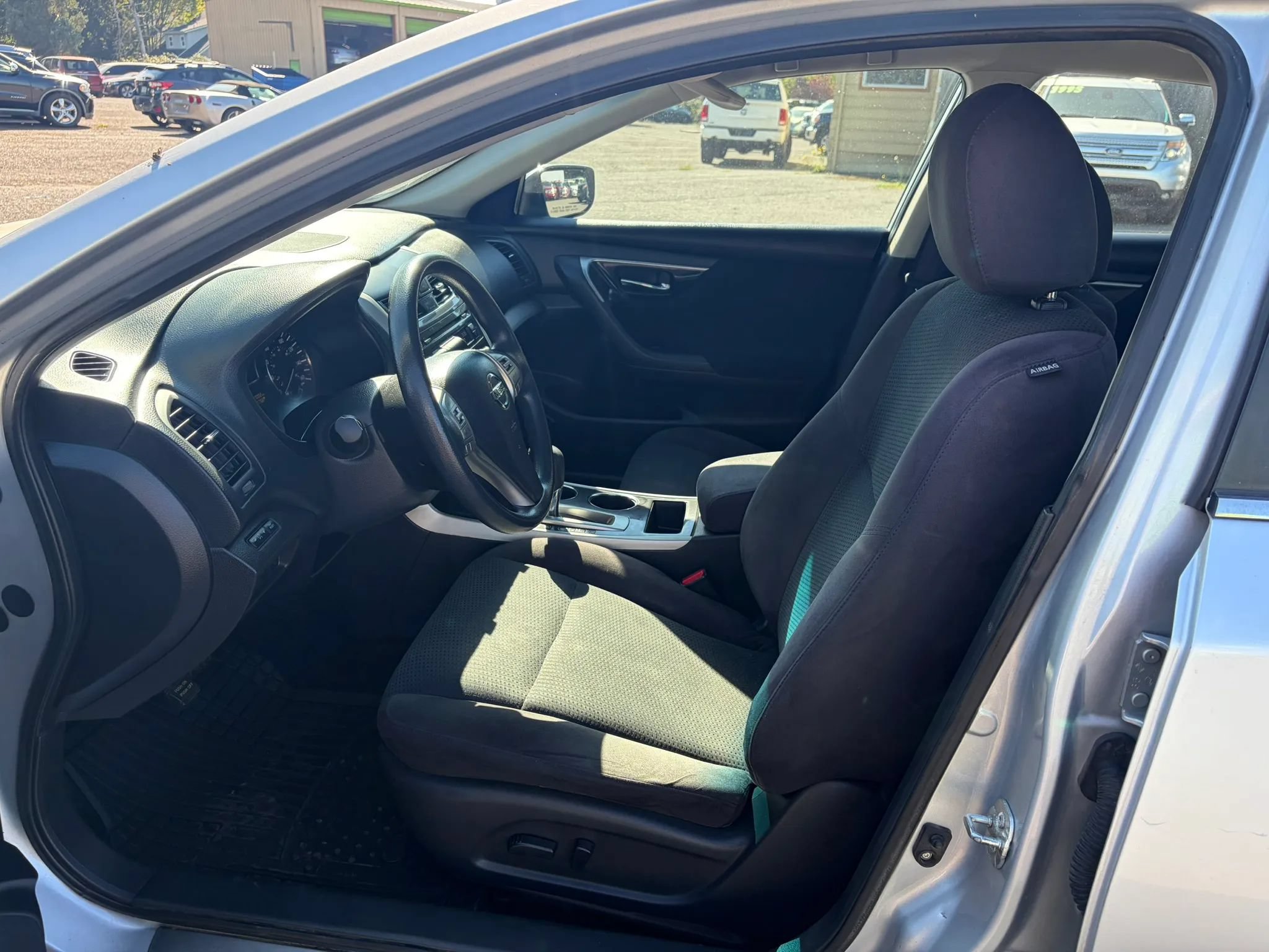 Used 2014 Nissan Altima 2.5 S FWD image 9