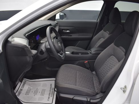 Used 2025 Nissan Kicks SV w/ Illumination Package FWD image 14
