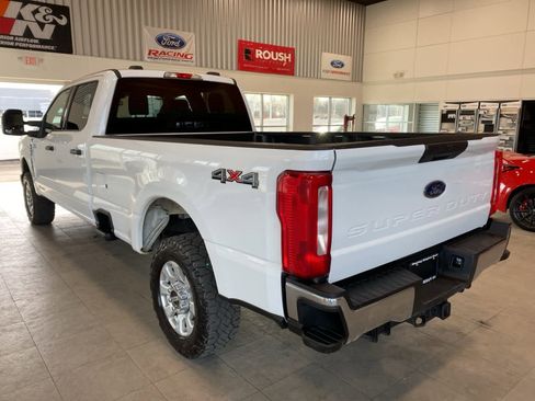 Used 2023 Ford F250 XLT image 3
