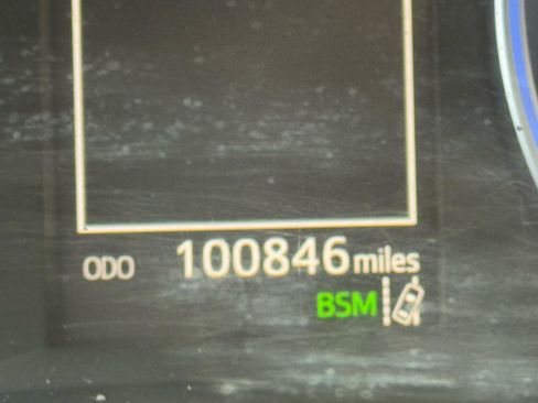 Used 2017 Toyota Highlander SE image 46