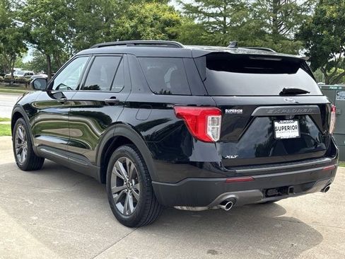 Used 2021 Ford Explorer XLT w/ Equipment Group 202A RWD image 10