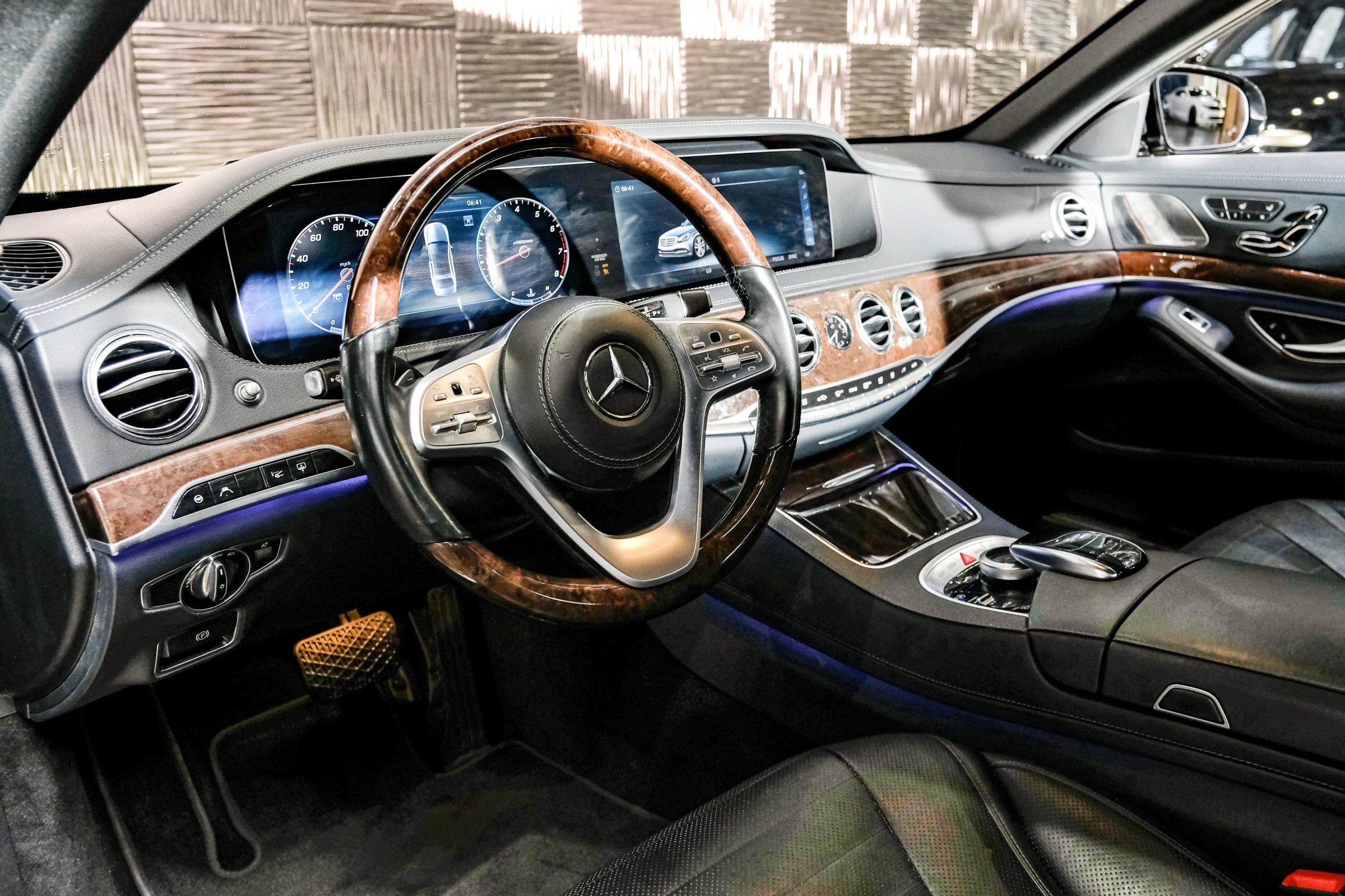 Used 2018 Mercedes-Benz S 560 4MATIC Sedan image 3