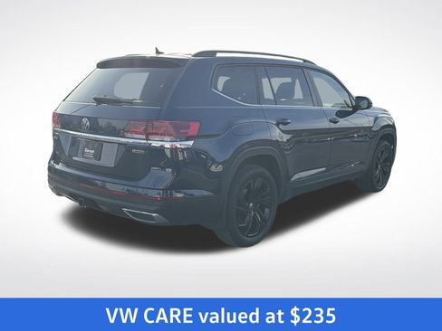 Certified 2022 Volkswagen Atlas SE w/ Black Wheel Package image 5