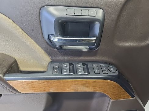 Used 2018 Chevrolet Silverado 1500 LTZ image 13
