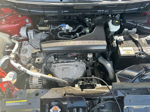 Used 2016 Nissan Rogue SV w/ SV Family Package FWD image 32