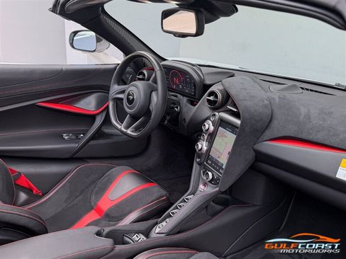Used 2021 McLaren 720S Performance RWD image 32