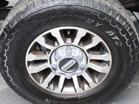 Used 2020 Ford F250 Lariat w/ Lariat Value Package image 12