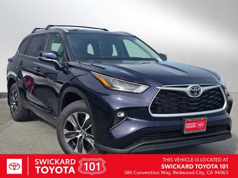 New 2026 Toyota Highlander XLE image 1