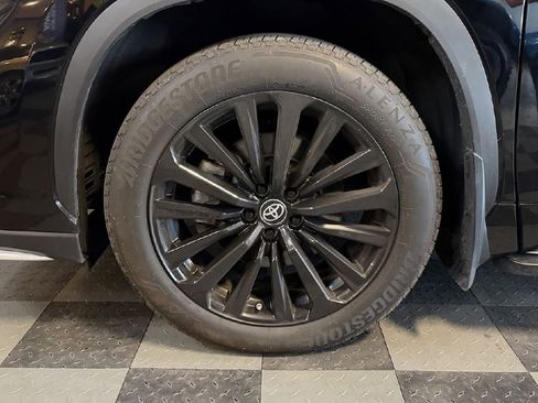 Used 2023 Toyota Highlander XSE image 35