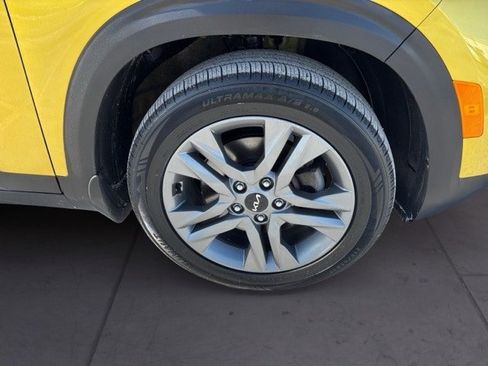 Certified 2022 Kia Seltos S image 9