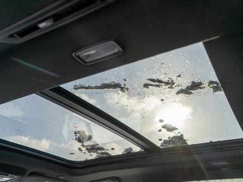 Used 2021 GMC Yukon SLT w/ SLT Premium Package image 13