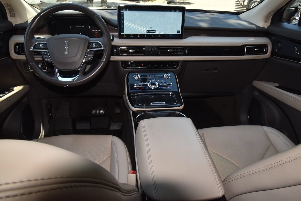 Used 2023 Lincoln Nautilus Reserve w/ Equipment Group 201A AWD/4WD image 16