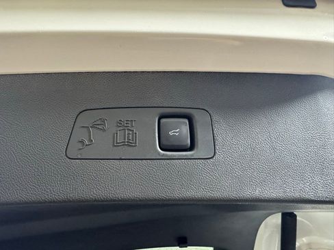 New 2026 Lincoln Corsair Premiere image 17