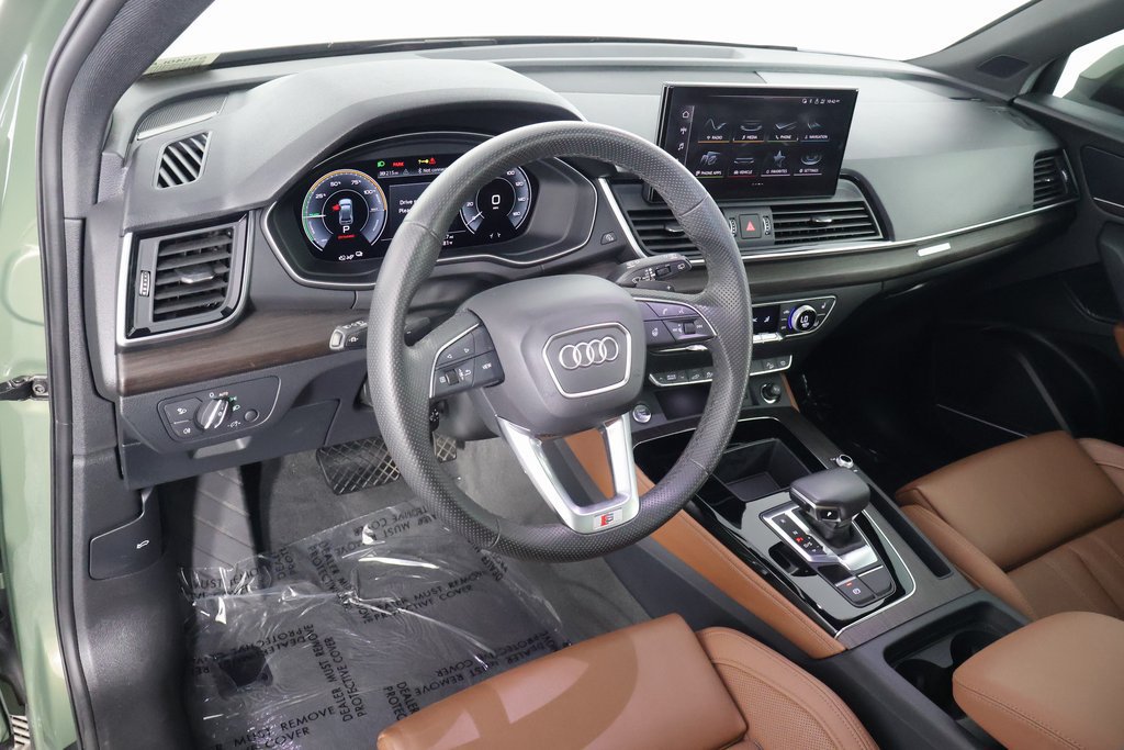 Used 2024 Audi Q5 e Premium Plus w/ Premium Plus Package AWD/4WD image 7