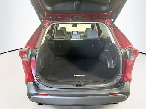 Used 2019 Toyota RAV4 Limited w/ Carpet Mat Package FWD image 29
