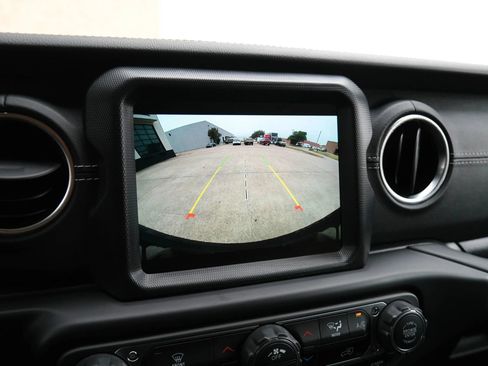 Used 2023 Jeep Wrangler Unlimited Sahara AWD/4WD image 45