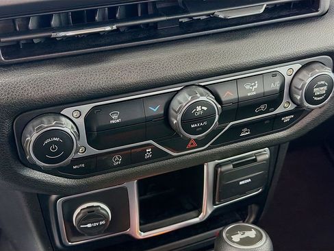 Used 2024 Jeep Wrangler Sport image 31