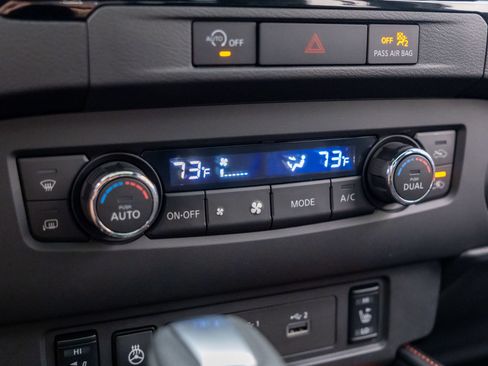 Used 2024 Nissan Frontier PRO-4X w/ Pro Premium Package AWD/4WD image 25