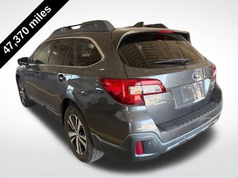 Used 2019 Subaru Outback 3.6R Limited AWD/4WD image 2