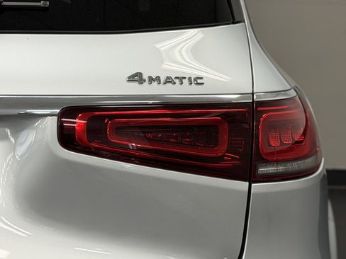 Used 2022 Mercedes-Benz GLS 450 4MATIC image 15