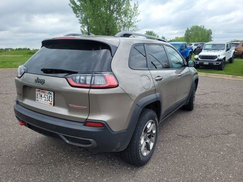Used 2019 Jeep Cherokee Trailhawk w/ Cold Weather Group AWD/4WD image 5