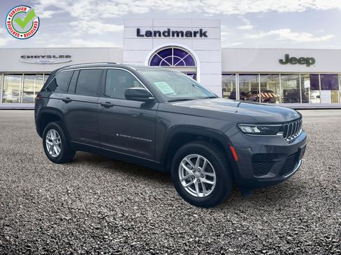 Used 2023 Jeep Grand Cherokee Laredo w/ Luxury Tech Group I AWD/4WD image 1